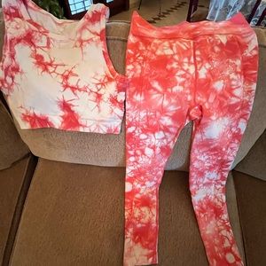 NWOT Mono B workout bra and 7/8 length leggings in Coral Dye